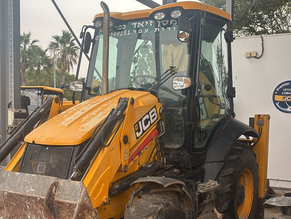 מחפרון JCB 3CX שנת 2020