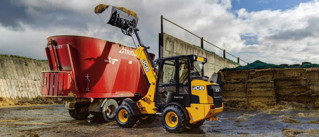 מעמיס טלסקופי חקלאי JCB TM110 AGRI Stage V מניף פסולת למיכל איסוף